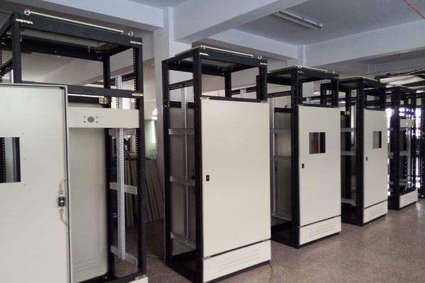 巍山控制柜-3683厂家控制柜检修需要注意的